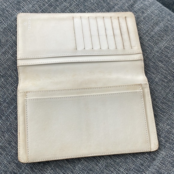 Chanel checkbook wallet - Picture 2 of 8